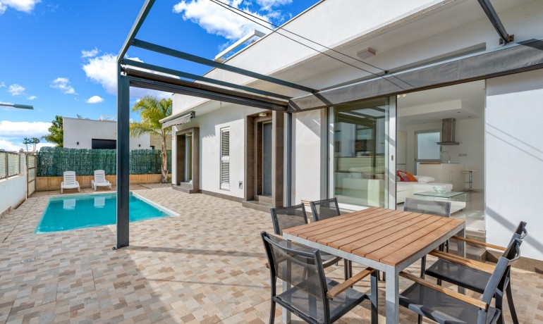 Herverkoop - Villa -
Ciudad Quesada - La Laguna