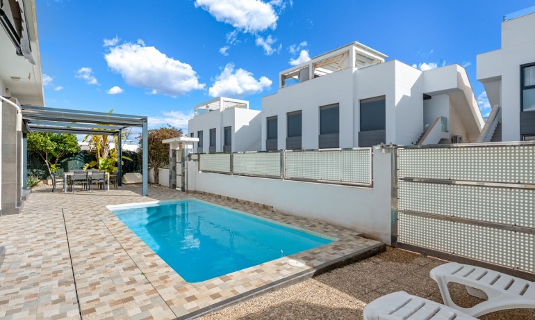 Herverkoop - Villa -
Ciudad Quesada - La Laguna