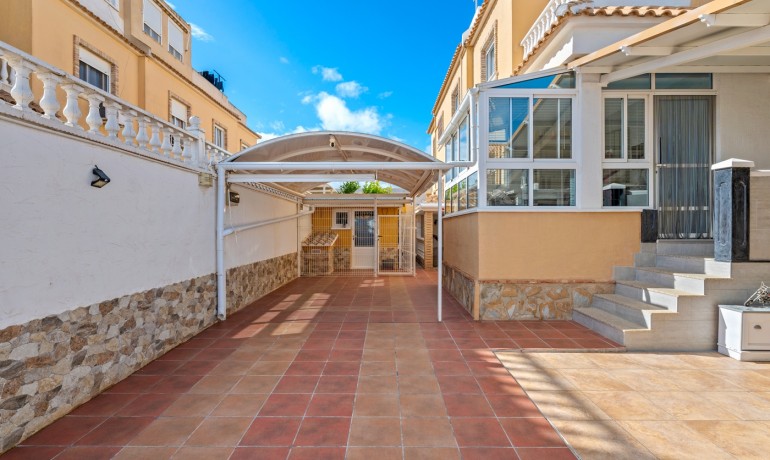 Herverkoop - Huis -
Ciudad Quesada - Doña Pepa