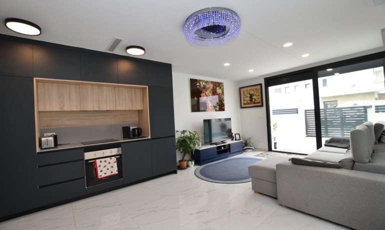 Herverkoop - Villa -
Los Montesinos - Los Montesinos - Village