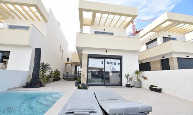 Herverkoop - Villa -
Los Montesinos - Los Montesinos - Village