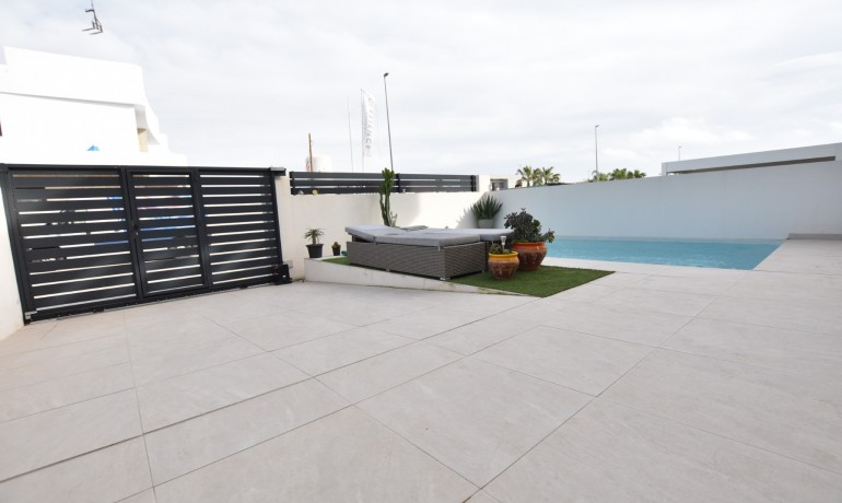 Herverkoop - Villa -
Los Montesinos - Los Montesinos - Village