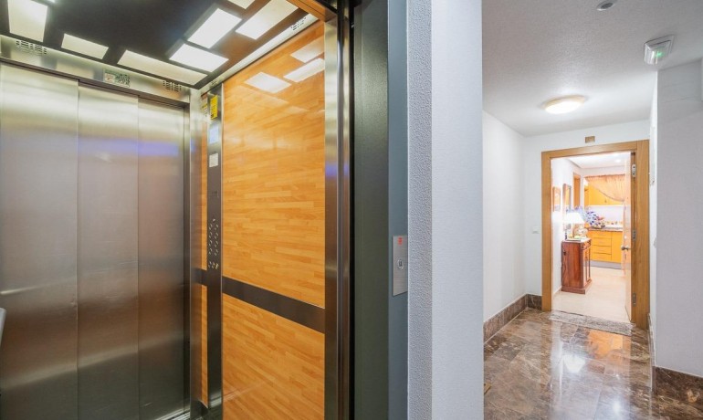 Herverkoop - Appartement / Flat -
Torrevieja* - Centro