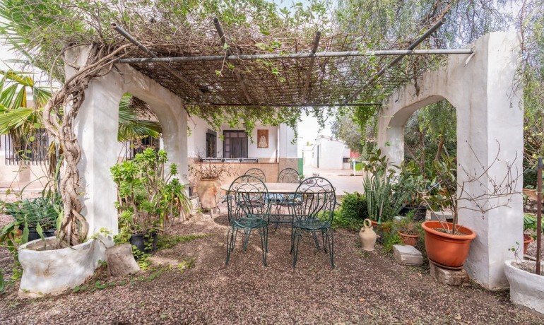 Herverkoop - 3 Detached Villas -
Hondón de las Nieves