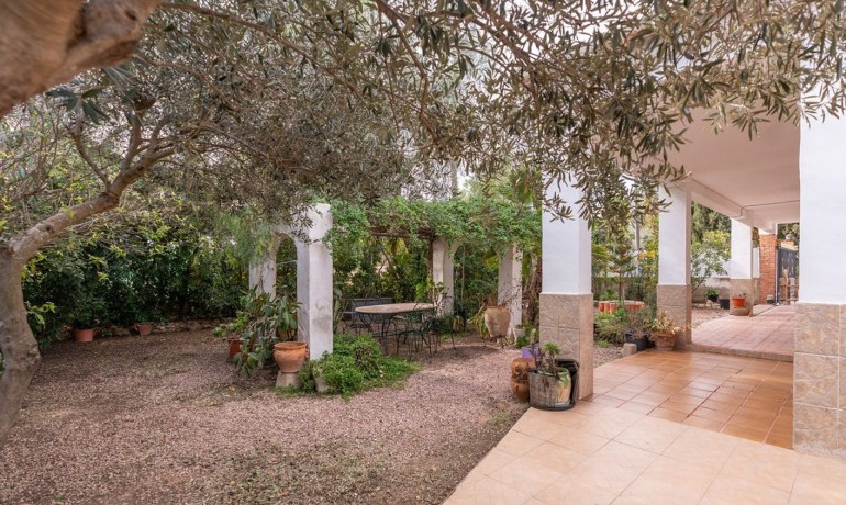 Herverkoop - 3 Detached Villas -
Hondón de las Nieves