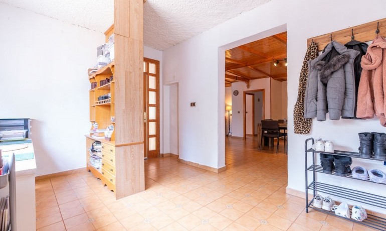 Herverkoop - 3 Detached Villas -
Hondón de las Nieves