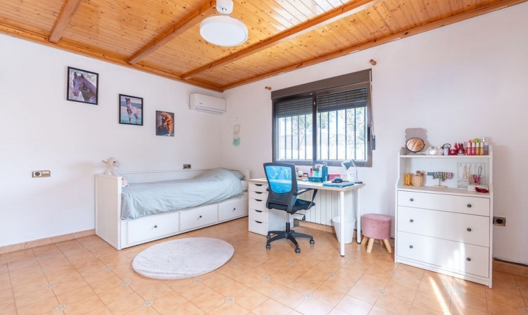 Herverkoop - 3 Detached Villas -
Hondón de las Nieves