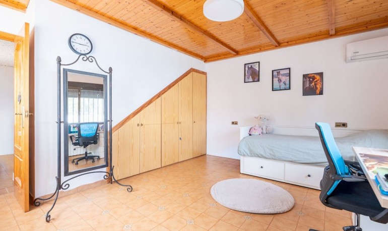 Herverkoop - 3 Detached Villas -
Hondón de las Nieves