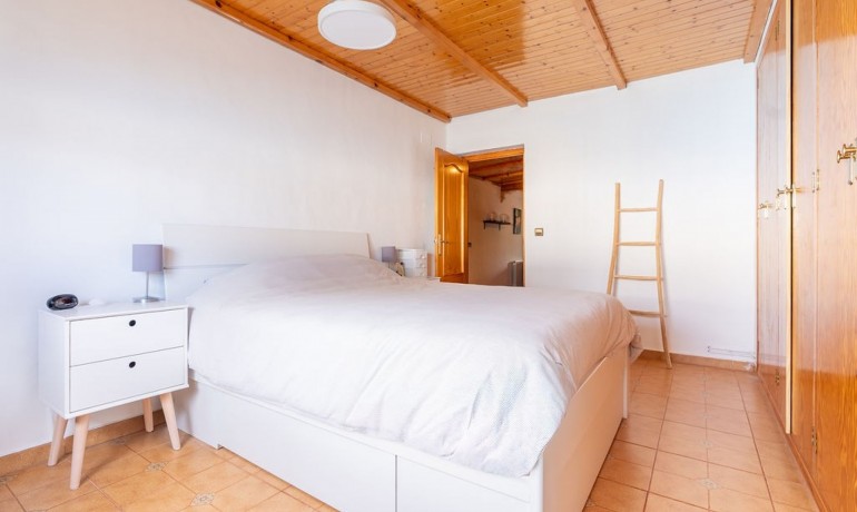 Herverkoop - 3 Detached Villas -
Hondón de las Nieves