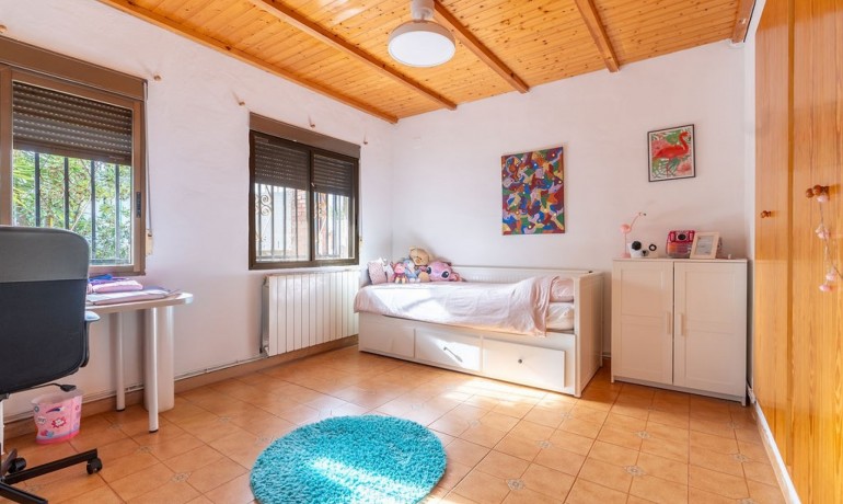 Herverkoop - 3 Detached Villas -
Hondón de las Nieves