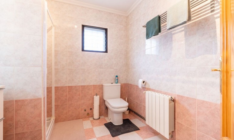 Herverkoop - 3 Detached Villas -
Hondón de las Nieves