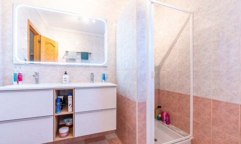 Herverkoop - 3 Detached Villas -
Hondón de las Nieves