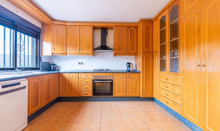 Herverkoop - 3 Detached Villas -
Hondón de las Nieves