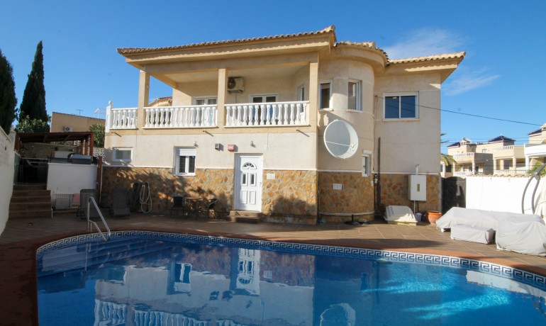 Herverkoop - Villa -
San Miguel de Salinas* - San Miguel de Salinas Alicante