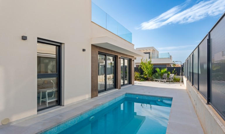 Herverkoop - Villa -
San Fulgencio - La Marina