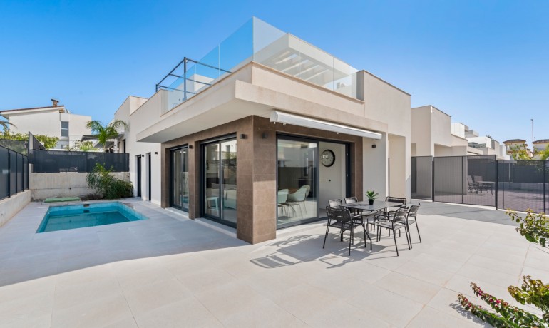 Herverkoop - Villa -
San Fulgencio - La Marina