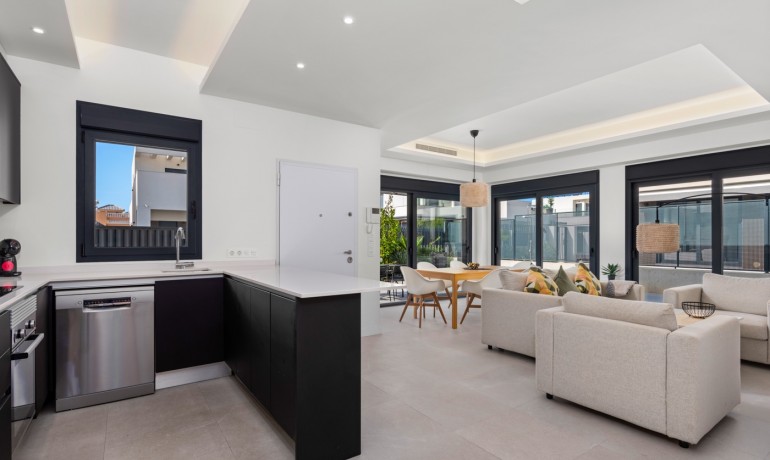 Herverkoop - Villa -
San Fulgencio - La Marina