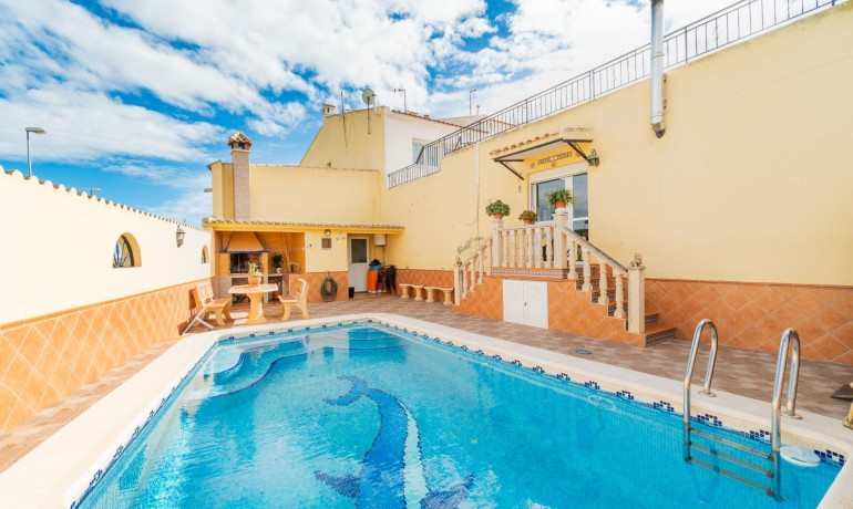 Sale - House -
Orihuela* - Desamparados-Hurchillo-Torremendo