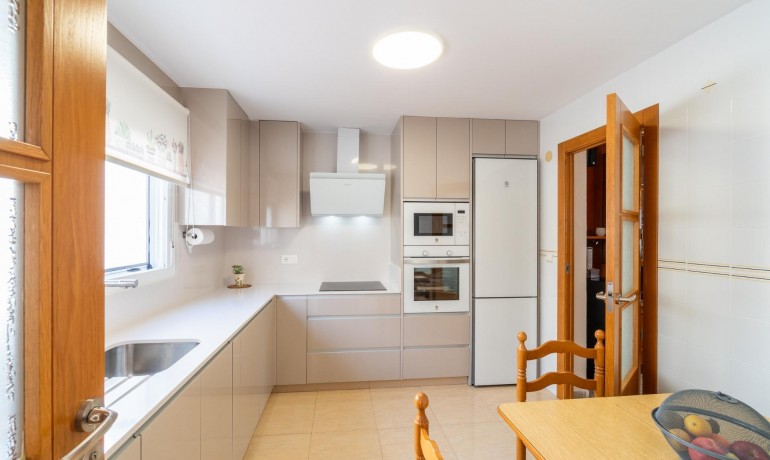 Sale - House -
Orihuela* - Desamparados-Hurchillo-Torremendo