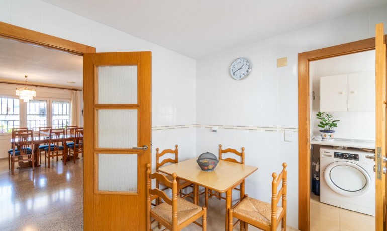 Sale - House -
Orihuela* - Desamparados-Hurchillo-Torremendo