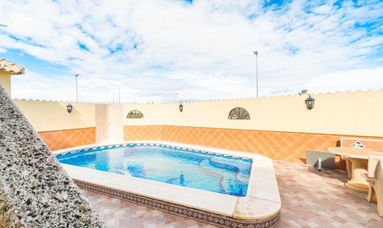 Sale - House -
Orihuela* - Desamparados-Hurchillo-Torremendo