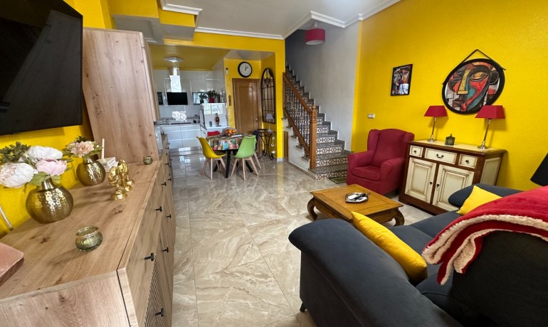 Herverkoop - Huis -
Bigastro