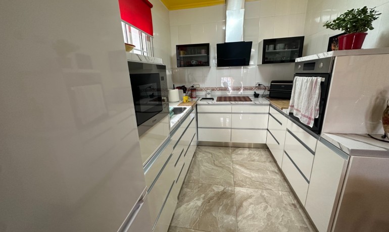 Herverkoop - Huis -
Bigastro