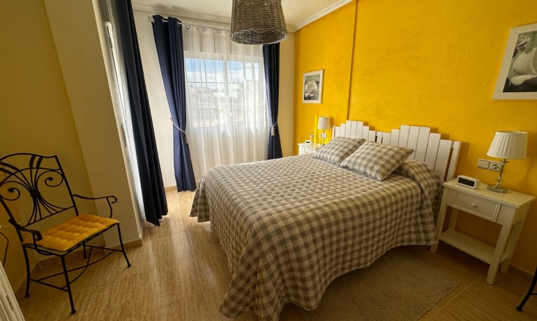 Herverkoop - Huis -
Bigastro