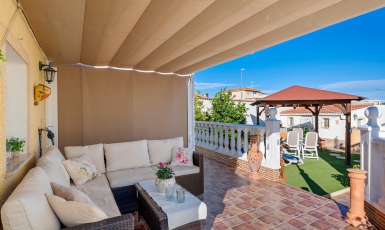 Herverkoop - Villa -
Cuidad Quesada* - Doña pepa