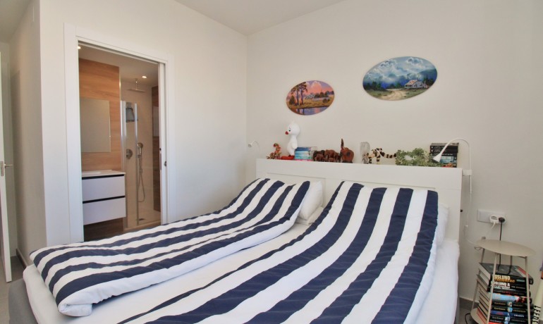 Sale - Apartment / Flat -
Villamartin