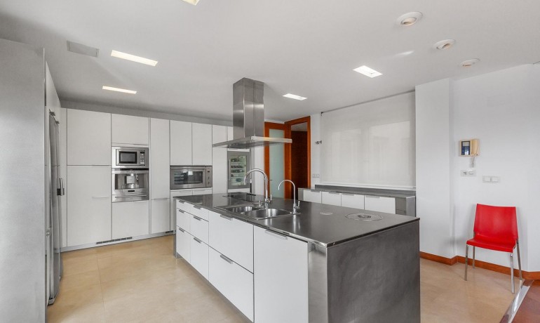 Herverkoop - Appartement / Flat -
Torrevieja* - Paseo maritimo