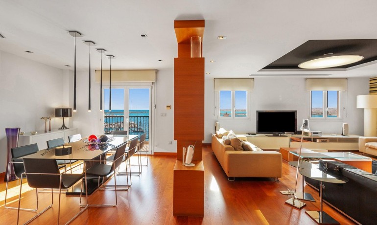 Herverkoop - Appartement / Flat -
Torrevieja* - Paseo maritimo