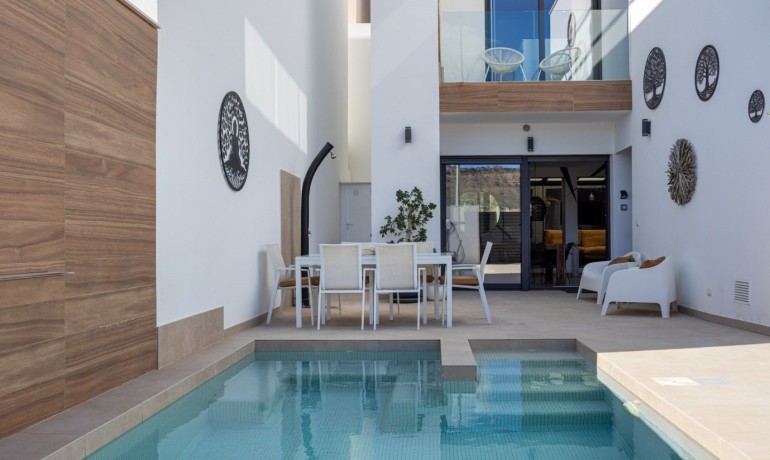 Herverkoop - Huis -
Benijofar*