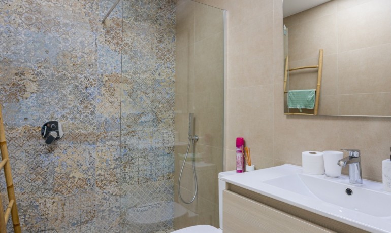 Herverkoop - Huis -
Benijofar*