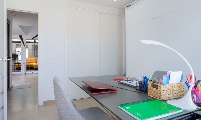 Herverkoop - Huis -
Benijofar*