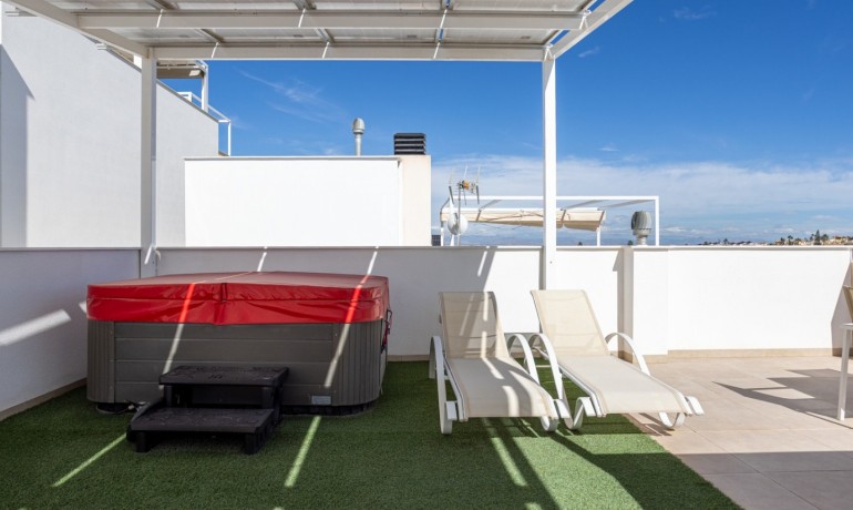 Herverkoop - Huis -
Benijofar*