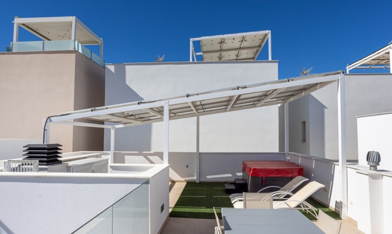 Herverkoop - Huis -
Benijofar*