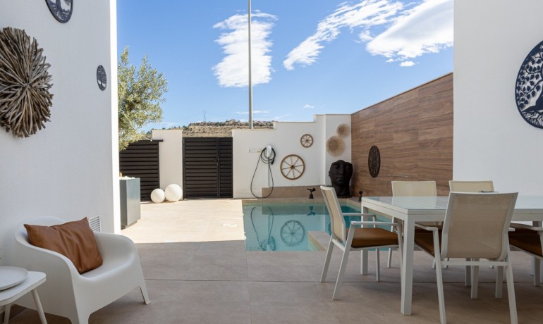 Herverkoop - Huis -
Benijofar*