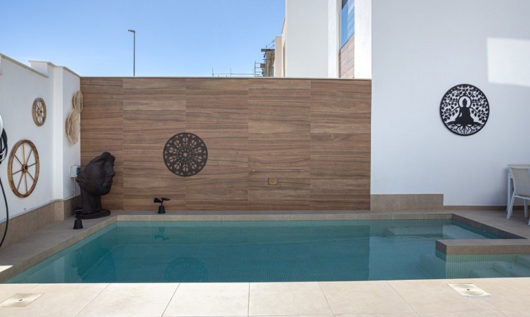 Herverkoop - Huis -
Benijofar*