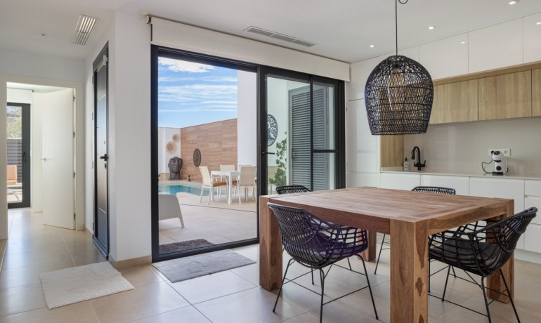 Herverkoop - Huis -
Benijofar*