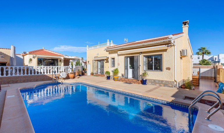 Herverkoop - Villa -
Ciudad Quesada - Doña Pepa