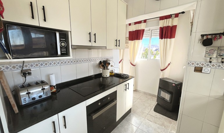 Herverkoop - Villa -
Cuidad Quesada* - Central Quesada