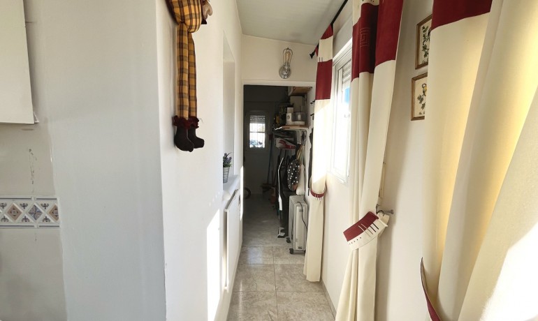 Herverkoop - Villa -
Cuidad Quesada* - Central Quesada