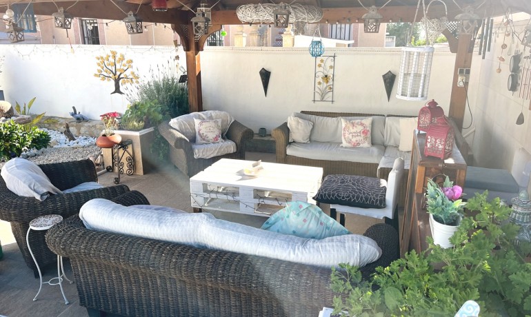 Herverkoop - Villa -
Cuidad Quesada* - Central Quesada