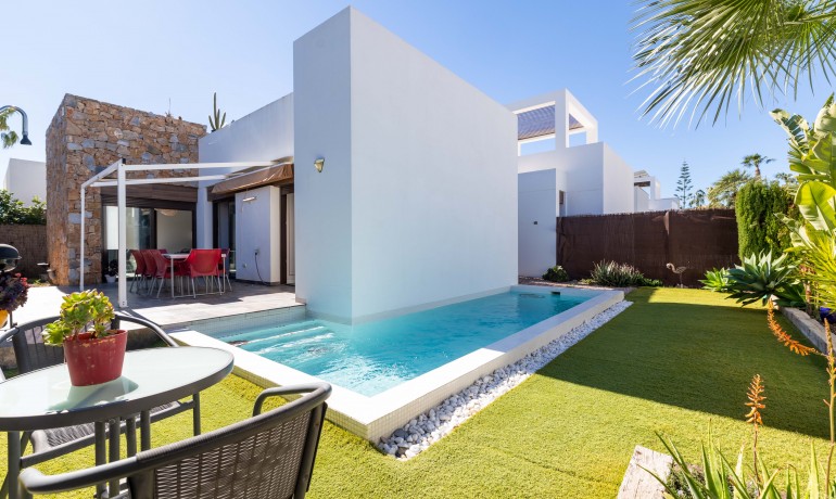Herverkoop - Villa -
Orihuela Costa* - Lomas de Cabo Roig