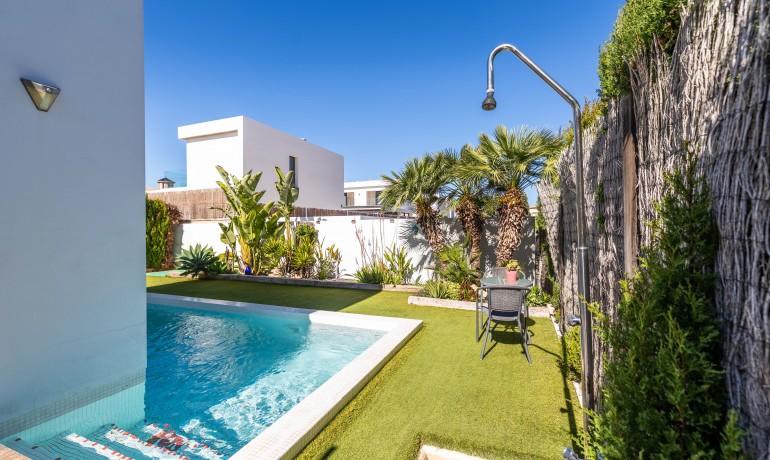 Herverkoop - Villa -
Orihuela Costa* - Lomas de Cabo Roig
