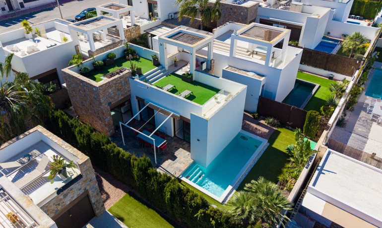 Herverkoop - Villa -
Orihuela Costa* - Lomas de Cabo Roig