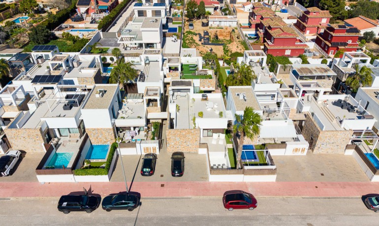 Herverkoop - Villa -
Orihuela Costa* - Lomas de Cabo Roig