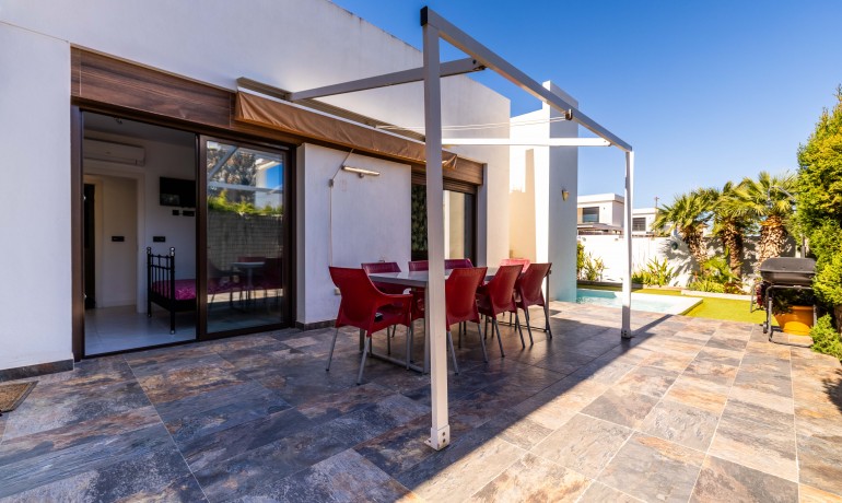 Herverkoop - Villa -
Orihuela Costa* - Lomas de Cabo Roig