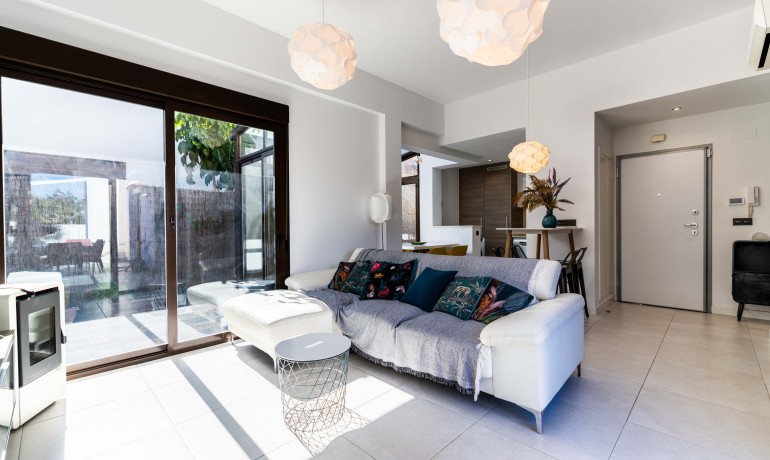 Herverkoop - Villa -
Orihuela Costa* - Lomas de Cabo Roig